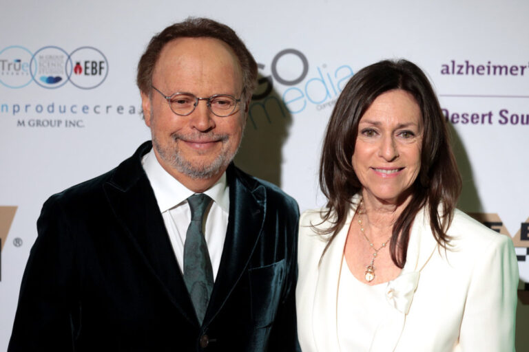 Billy Crystal and Meg Ryan Reunite as Harry and Sally in Hellmann’s Super Bowl Commercial