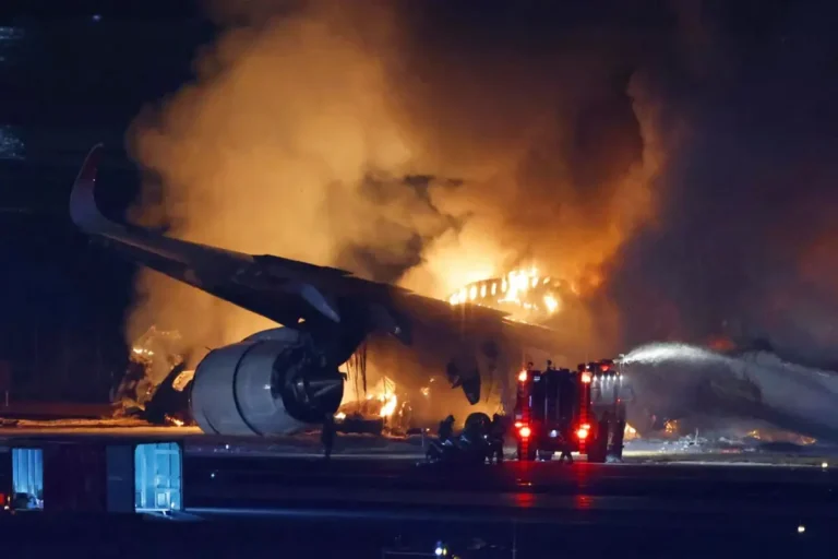 Passenger Plane Collision Near Washington, DC: Key Facts and Updates