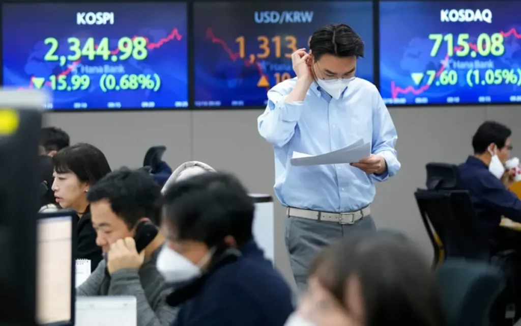 Markets Plunge: Trump’s Tariffs Ignite Fears of a Trade War